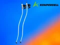 Białe kijki nordic walking na błękitno-pomarańczowym tle.webp