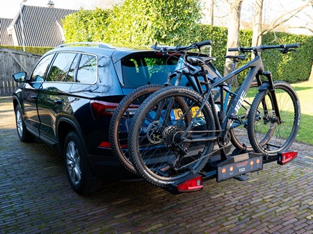 Jak przewozić rowery samochodem? Porównanie wszystkich sposobów transportu rowerów